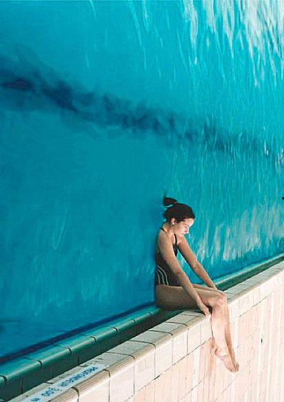欧美泳池写真在线视频,性感魅力尽展无遗